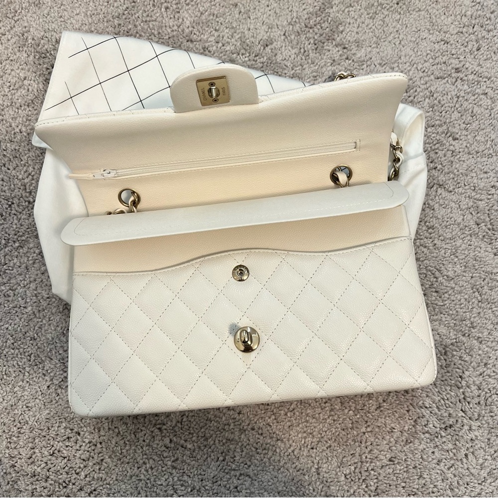 Chanel White Medium Classic Flap Bag - Picture 6 of 15